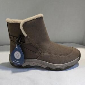 Taupe water repellent boots with faux fur lining and rubber sole #winterboots